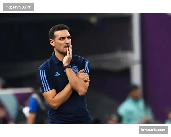 斯卡洛尼三中卫切换应对领先局面 攻防转换阶段侧重边翼卫回防